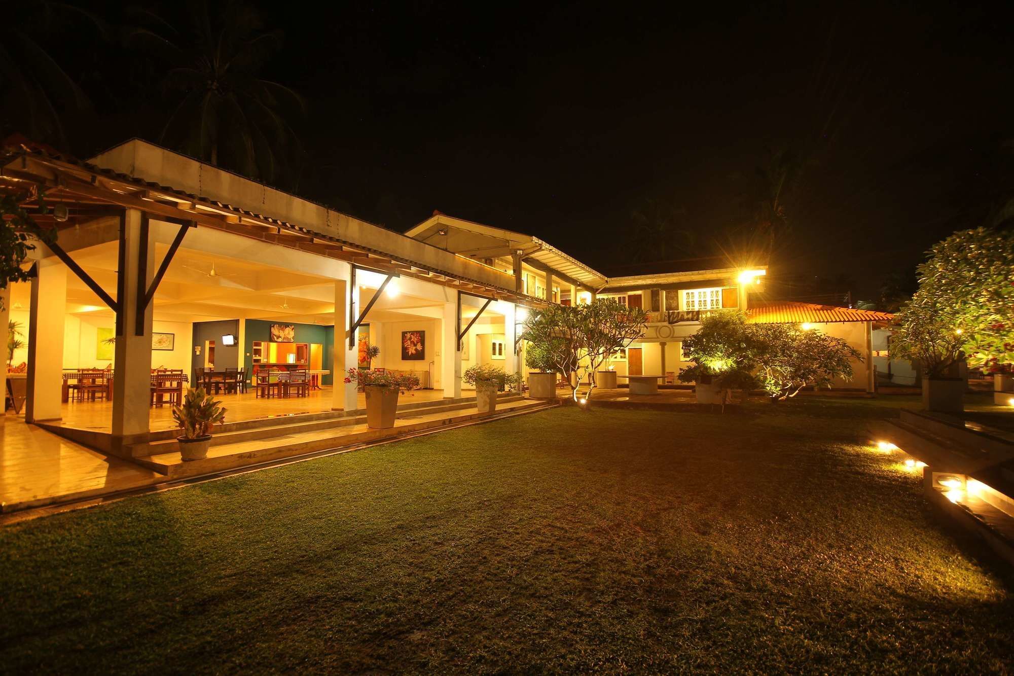 The Caribbean Gate Resort & Cafe Unawatuna Exterior photo